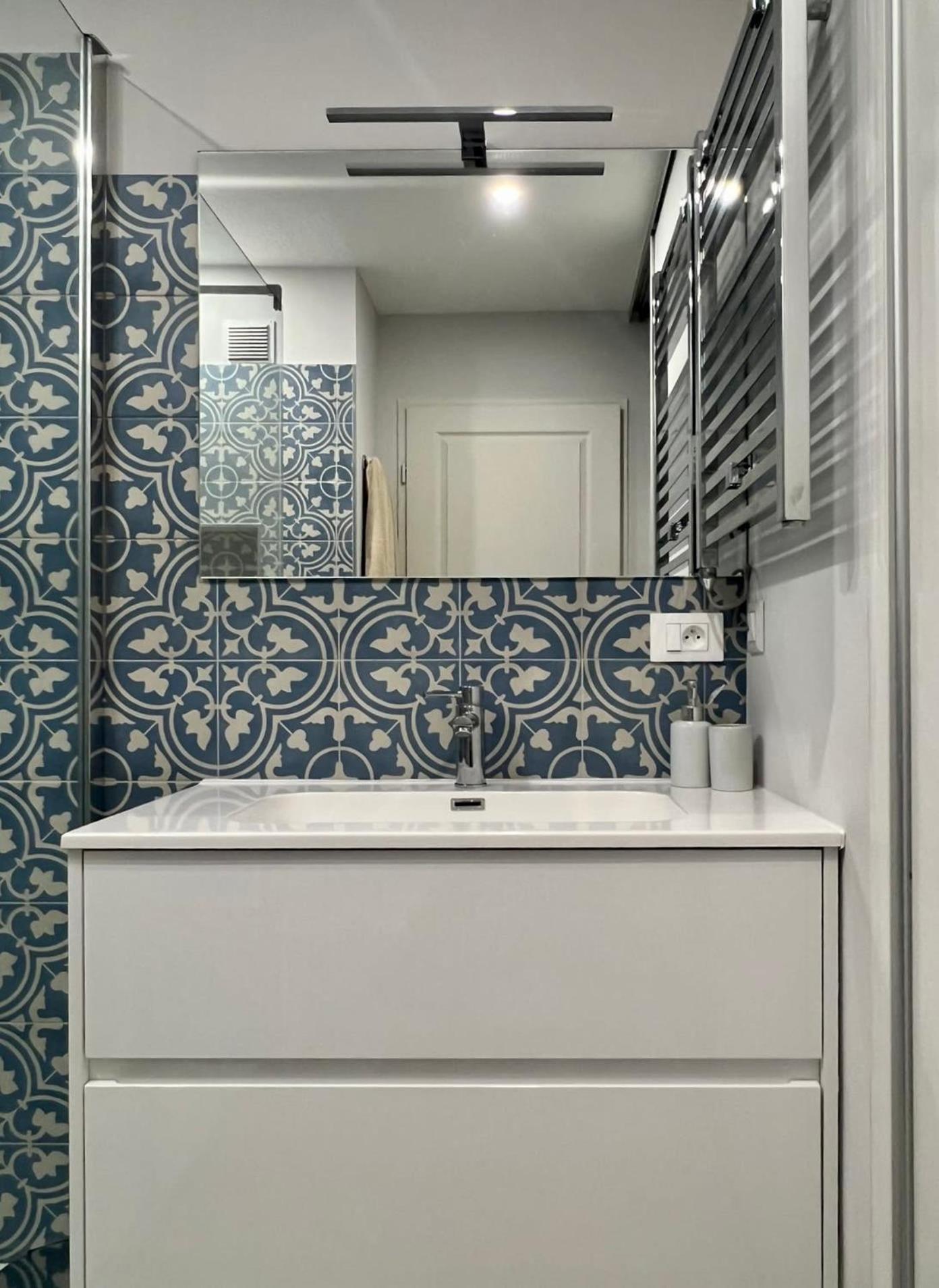Risso - One Bedroom With Pool, Newly Renovated In Spring 2024 Nizza Kültér fotó